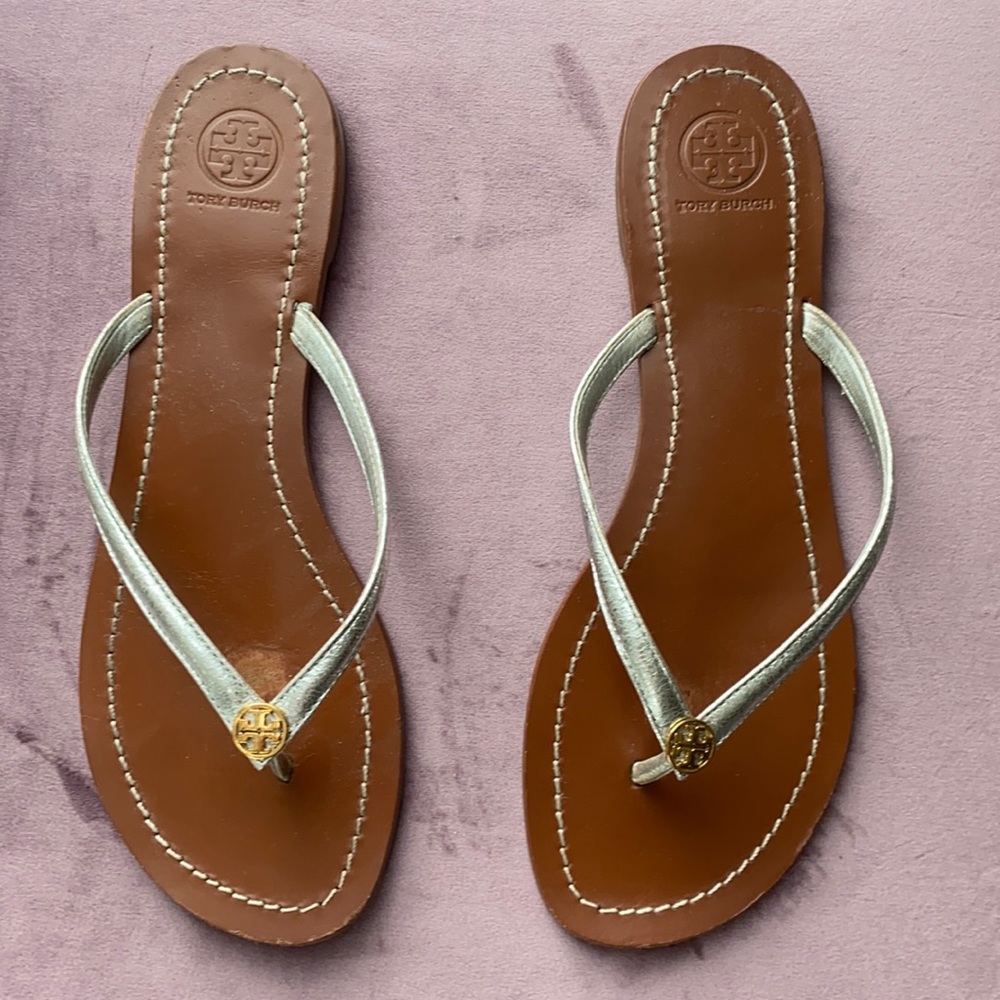Tory Burch silver leather sandals flip flops sz 10